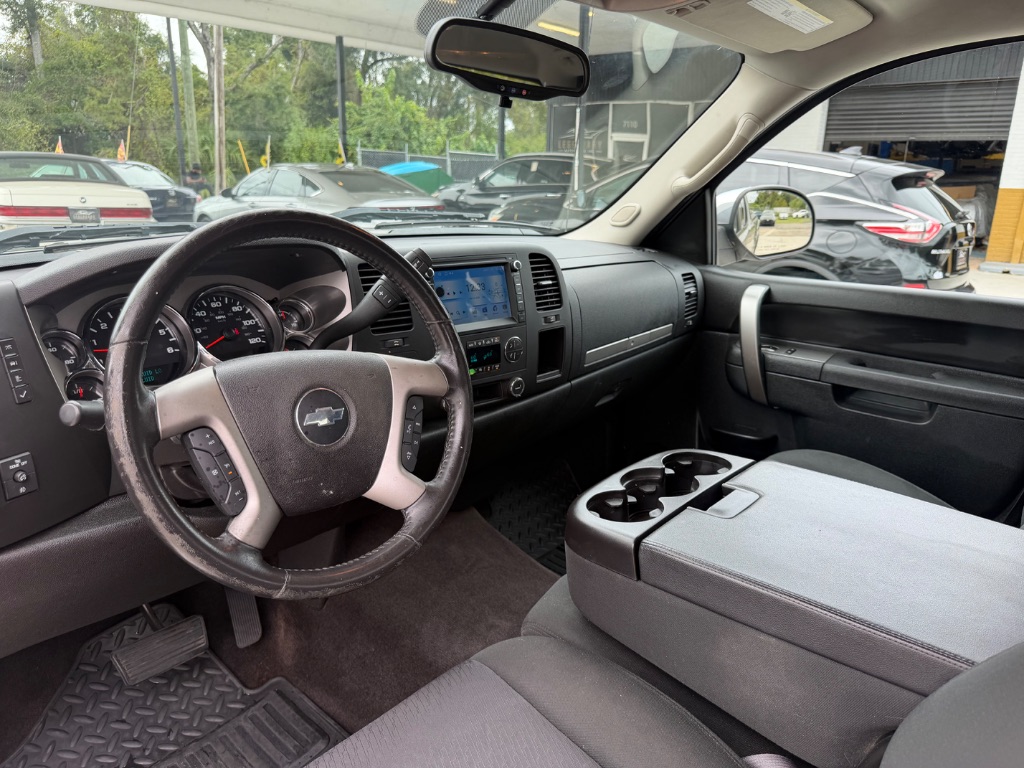 2013 Chevrolet Silverado - $15,990
