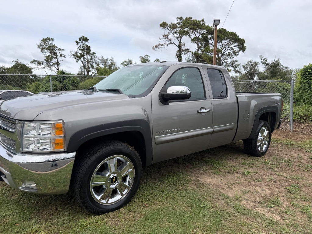 2013 Chevrolet Silverado - $15,990