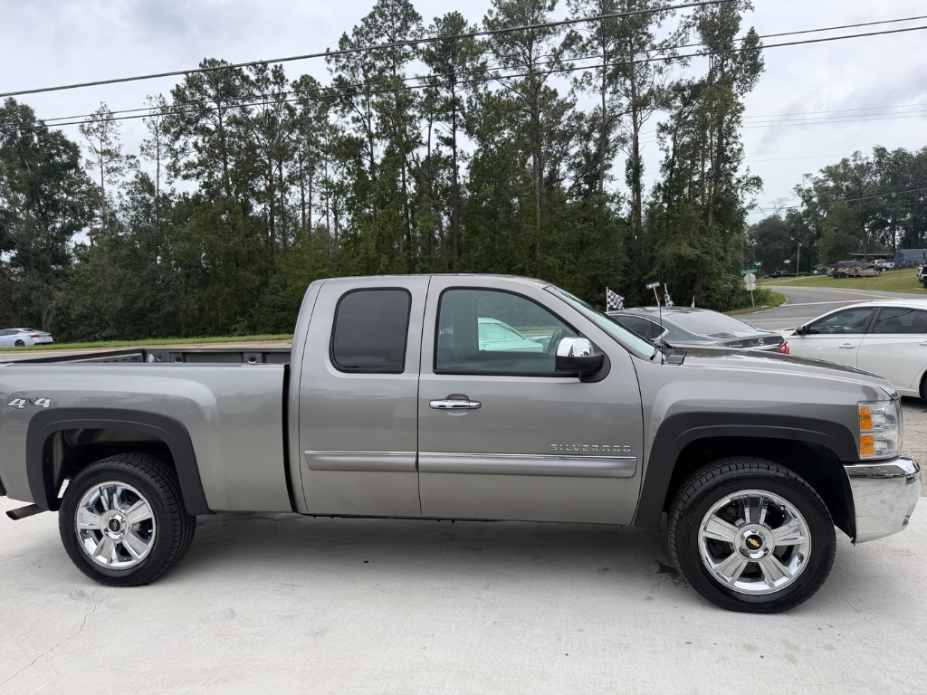2013 Chevrolet Silverado - $15,990