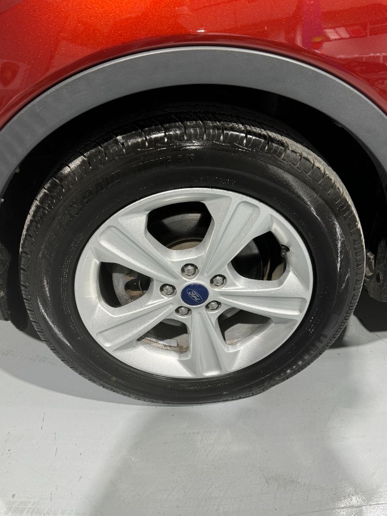 2016 Ford Escape SE photo