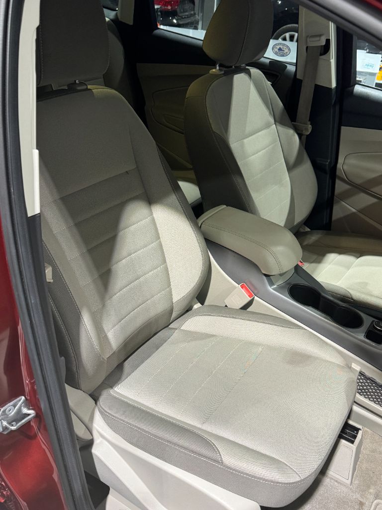 2016 Ford Escape SE photo