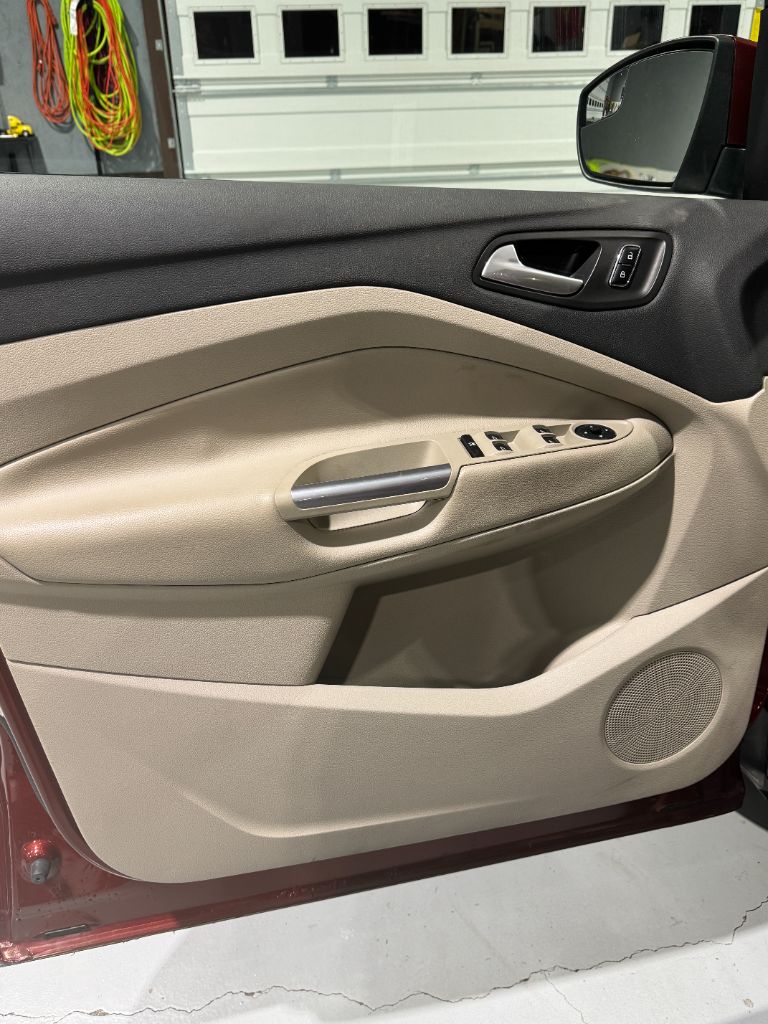 2016 Ford Escape SE photo