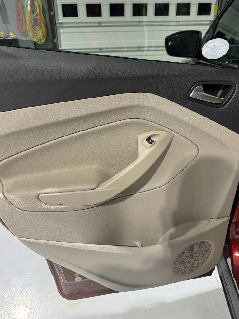 2016 Ford Escape SE photo