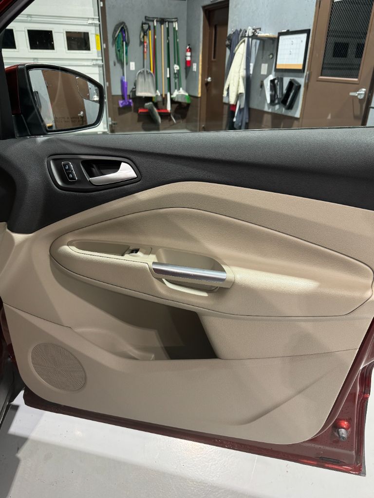 2016 Ford Escape SE photo