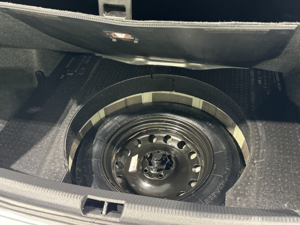 2016 Volkswagen Passat S photo