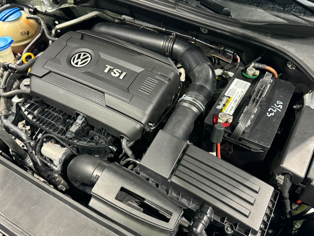 2016 Volkswagen Passat S photo