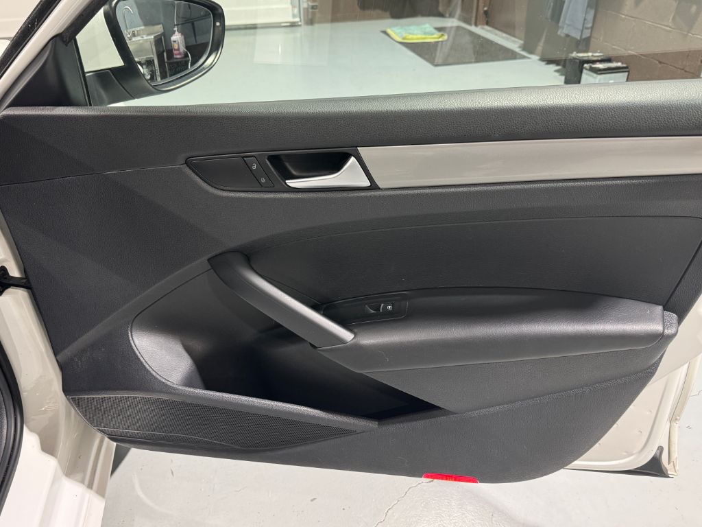 2012 Volkswagen Passat S PZEV photo