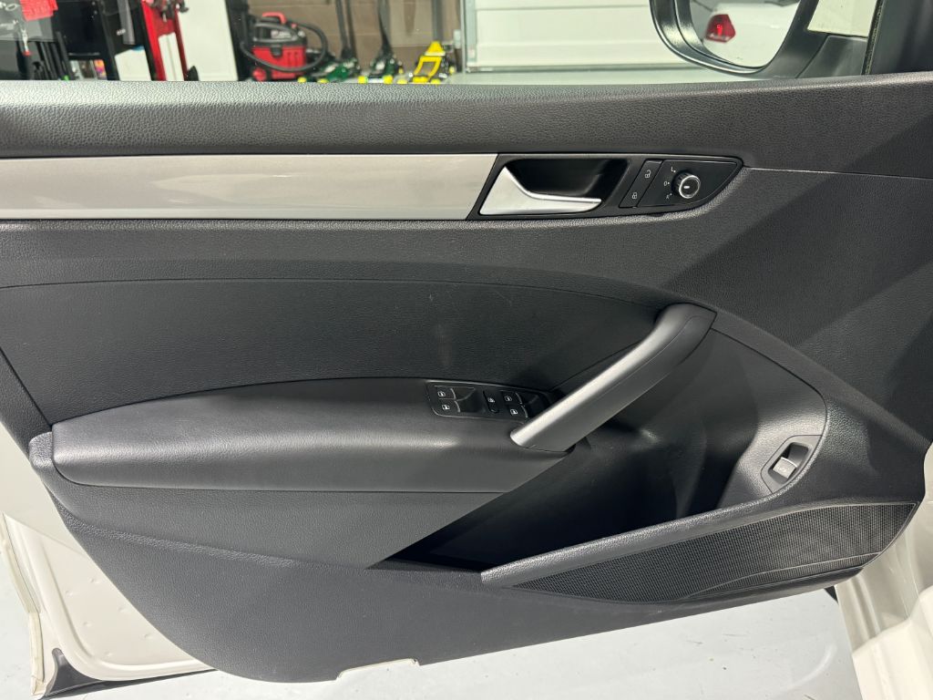 2012 Volkswagen Passat S PZEV photo
