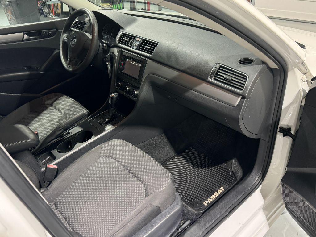 2012 Volkswagen Passat S PZEV photo