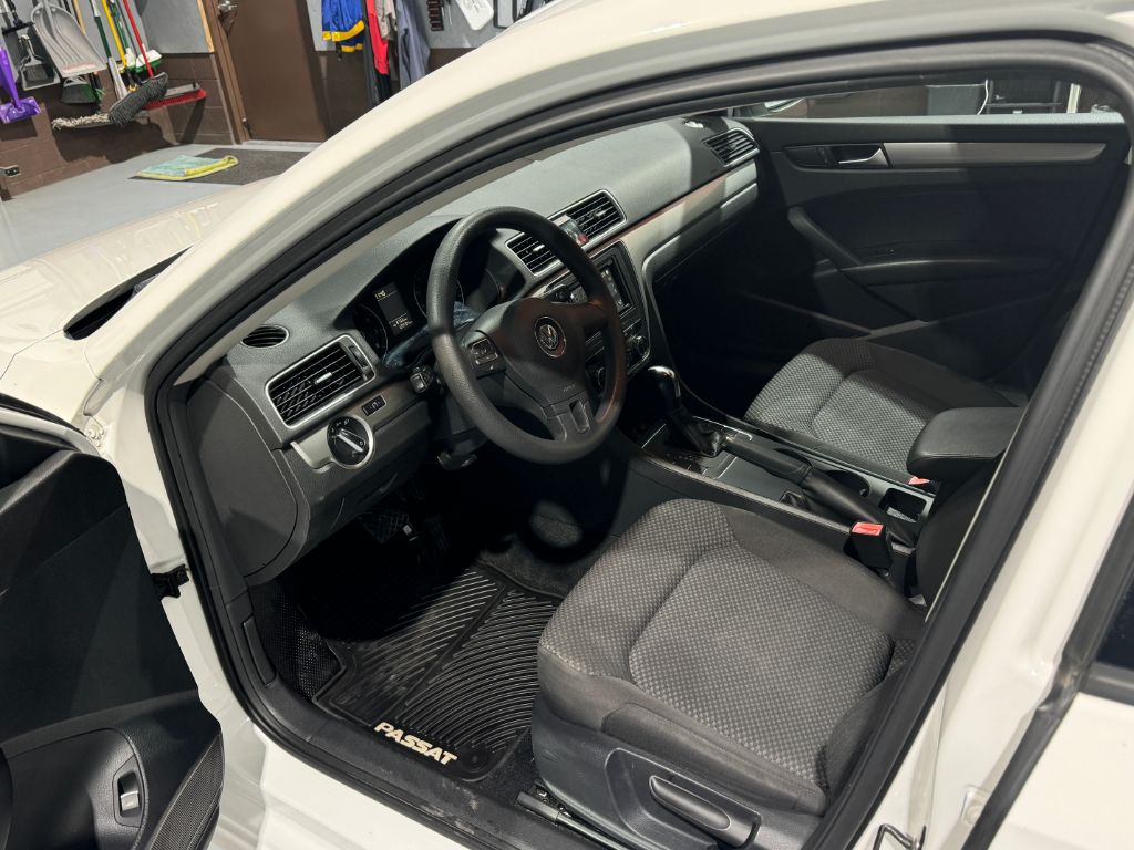2012 Volkswagen Passat S PZEV photo