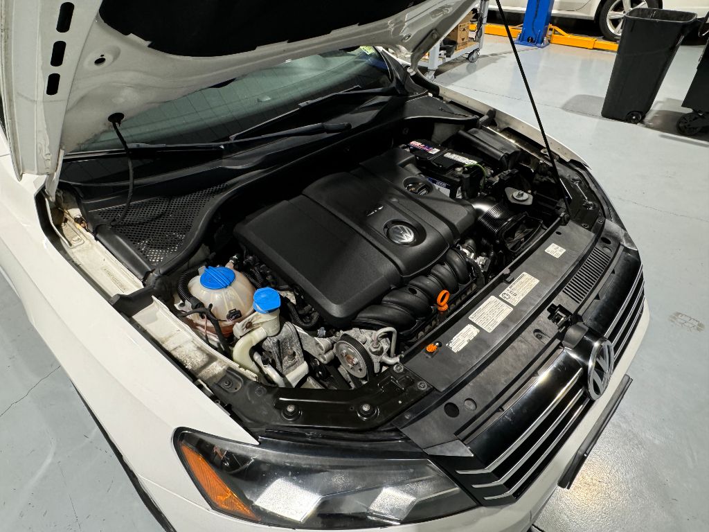 2012 Volkswagen Passat S PZEV photo