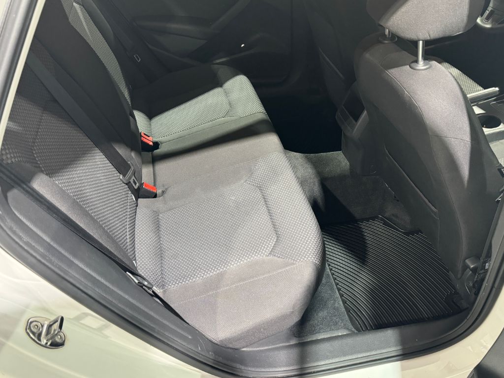 2012 Volkswagen Passat S PZEV photo