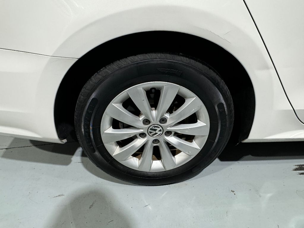 2012 Volkswagen Passat S PZEV photo