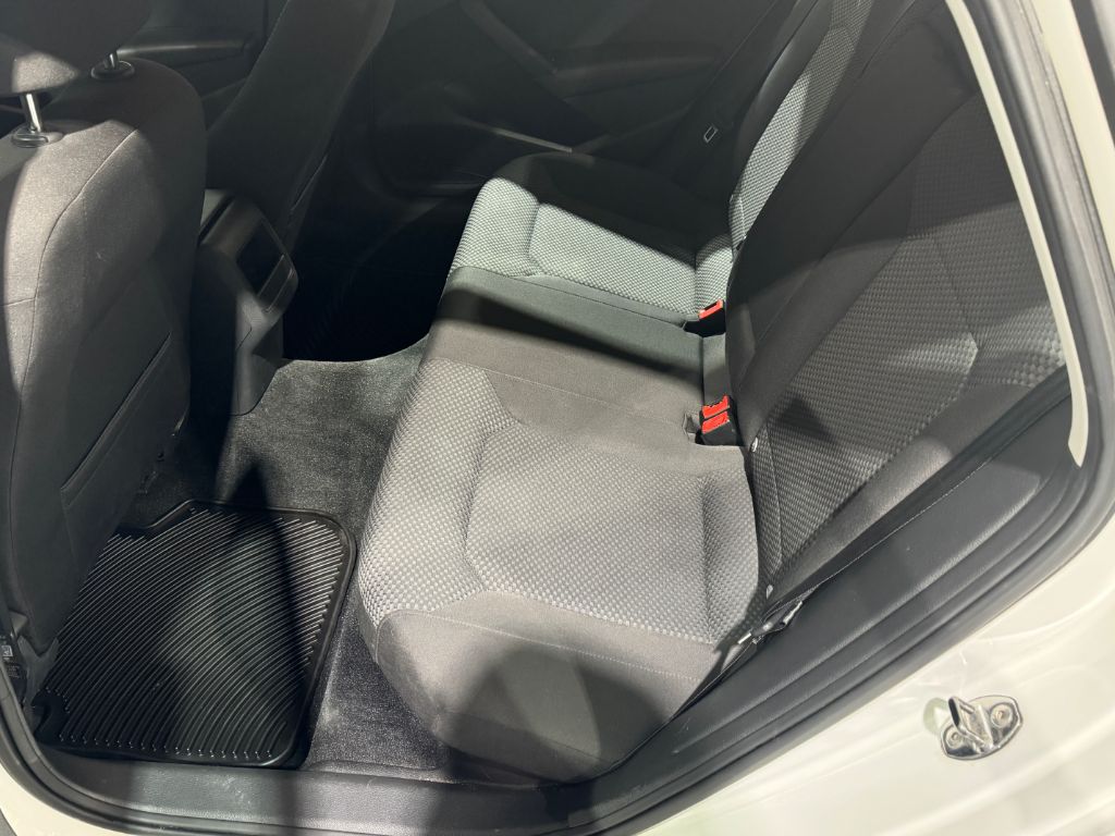 2012 Volkswagen Passat S PZEV photo