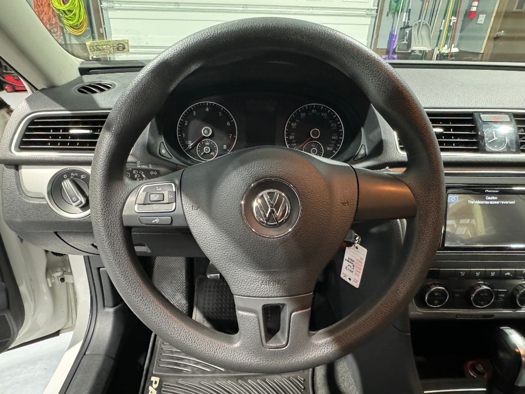 2012 Volkswagen Passat S PZEV photo