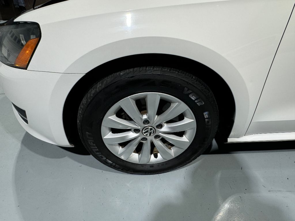 2012 Volkswagen Passat S PZEV photo