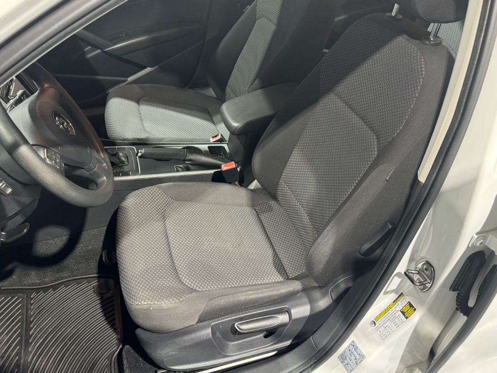 2012 Volkswagen Passat S PZEV photo