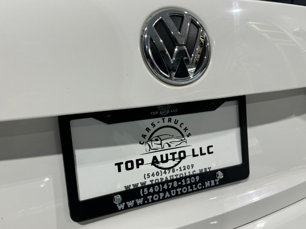 2013 Volkswagen Passat SE PZEV photo