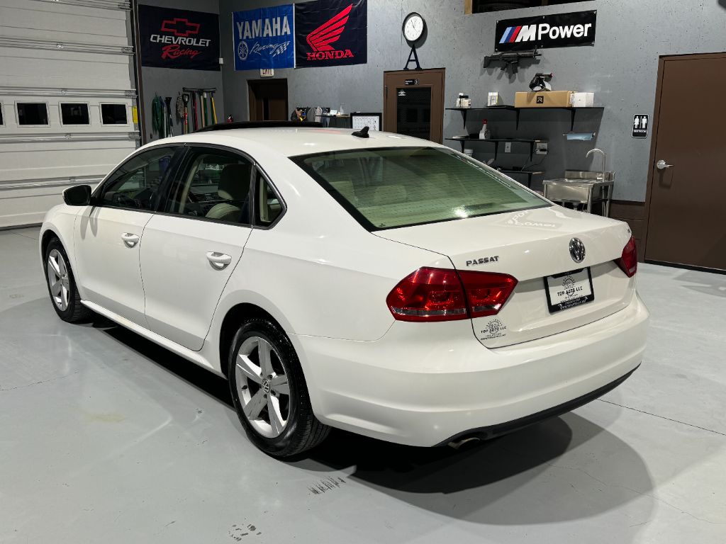 2013 Volkswagen Passat SE PZEV photo