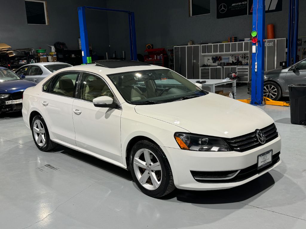 2013 Volkswagen Passat SE PZEV photo