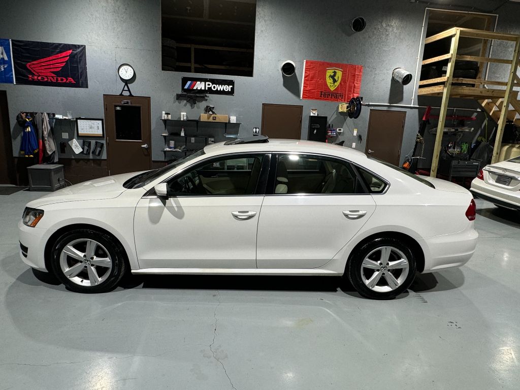 2013 Volkswagen Passat SE PZEV photo