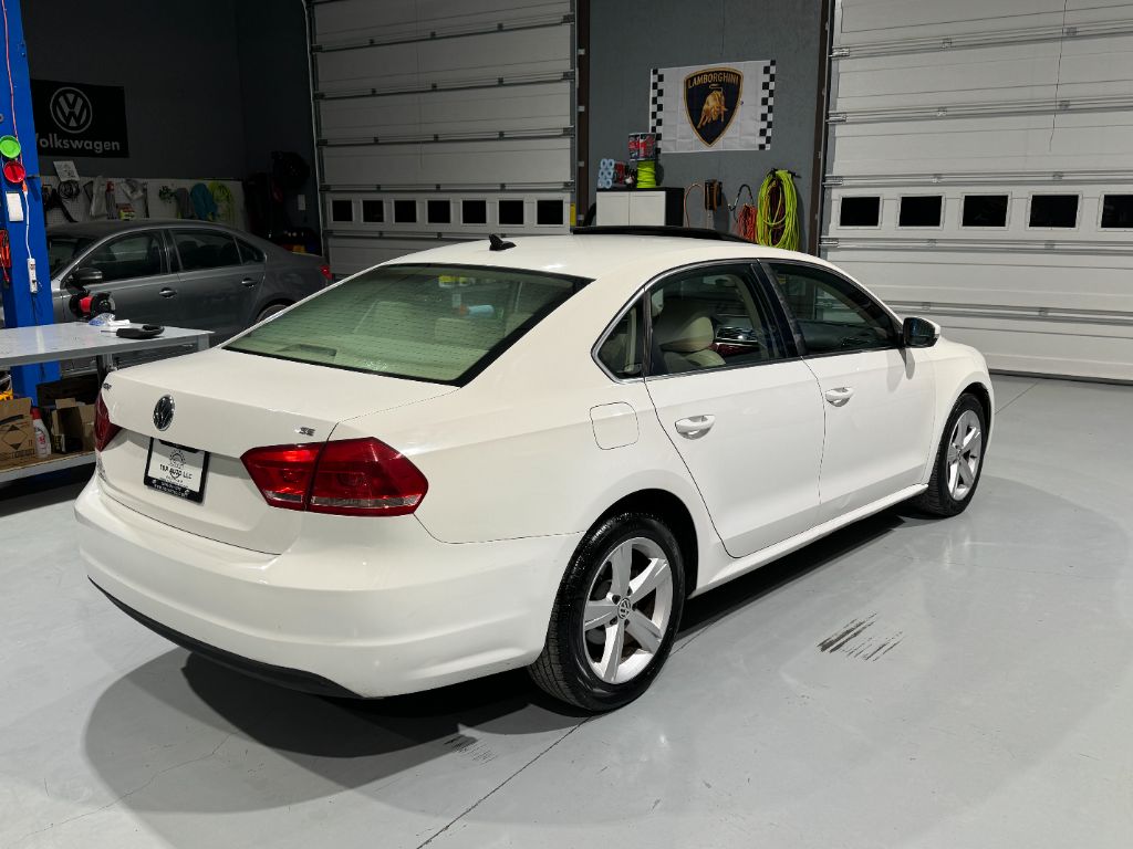 2013 Volkswagen Passat SE PZEV photo