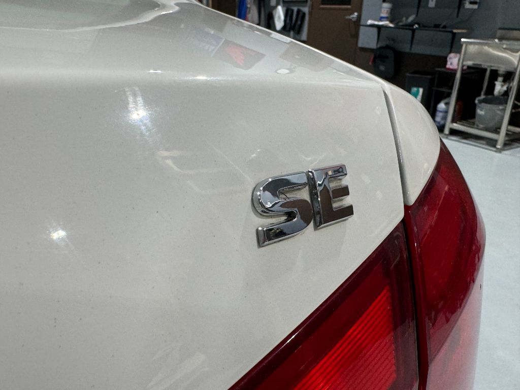 2013 Volkswagen Passat SE PZEV photo