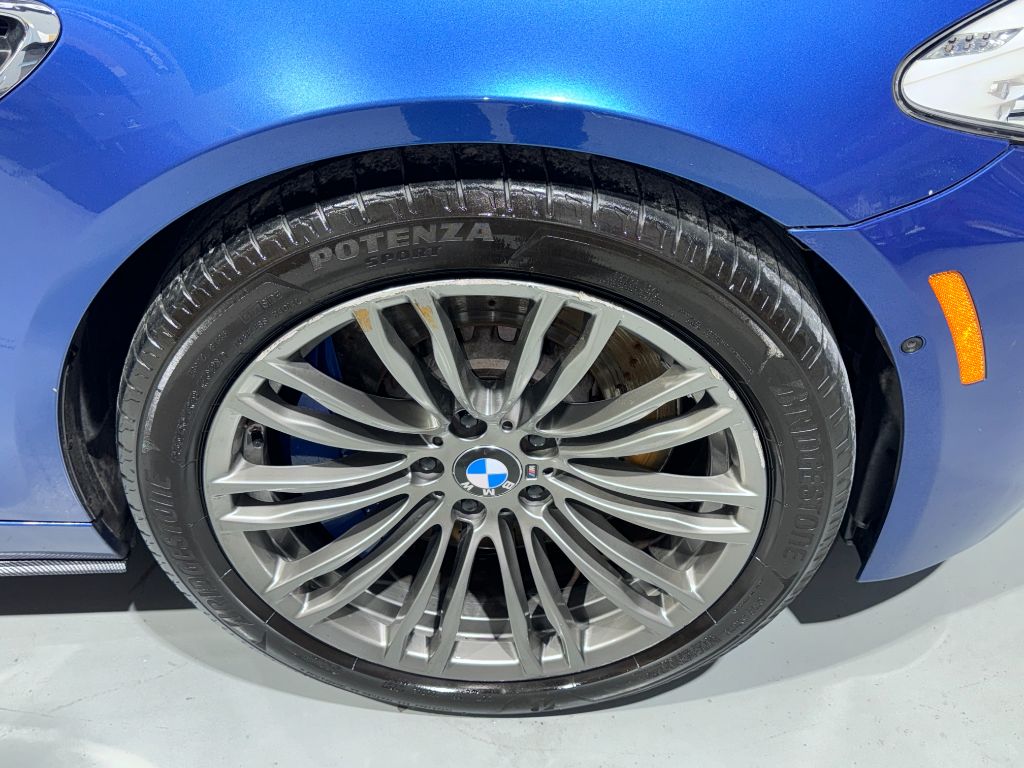 2013 BMW M5 photo
