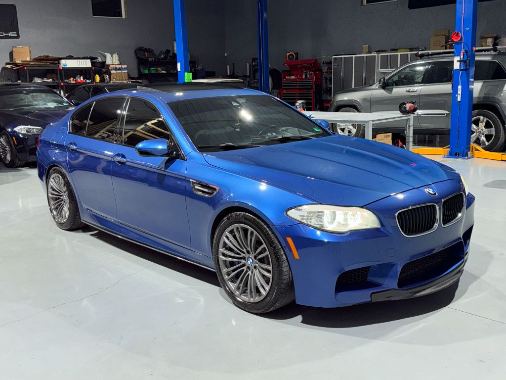 2013 BMW M5 photo