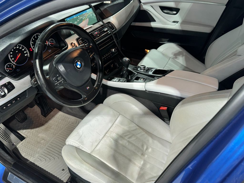 2013 BMW M5 photo
