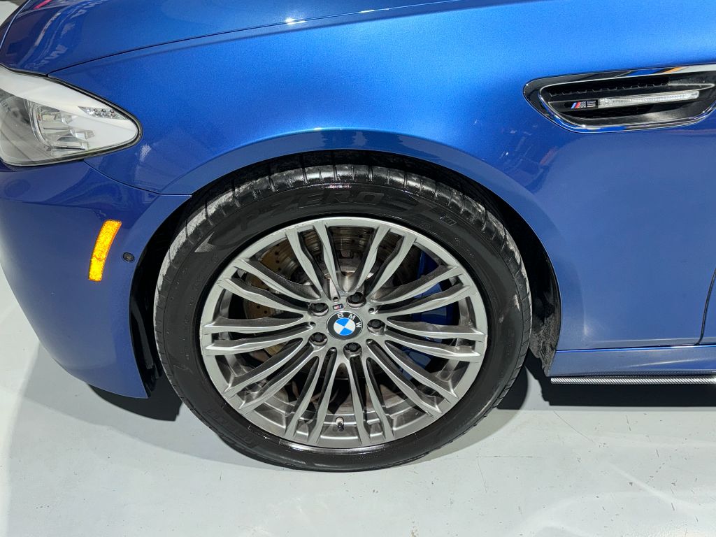 2013 BMW M5 photo