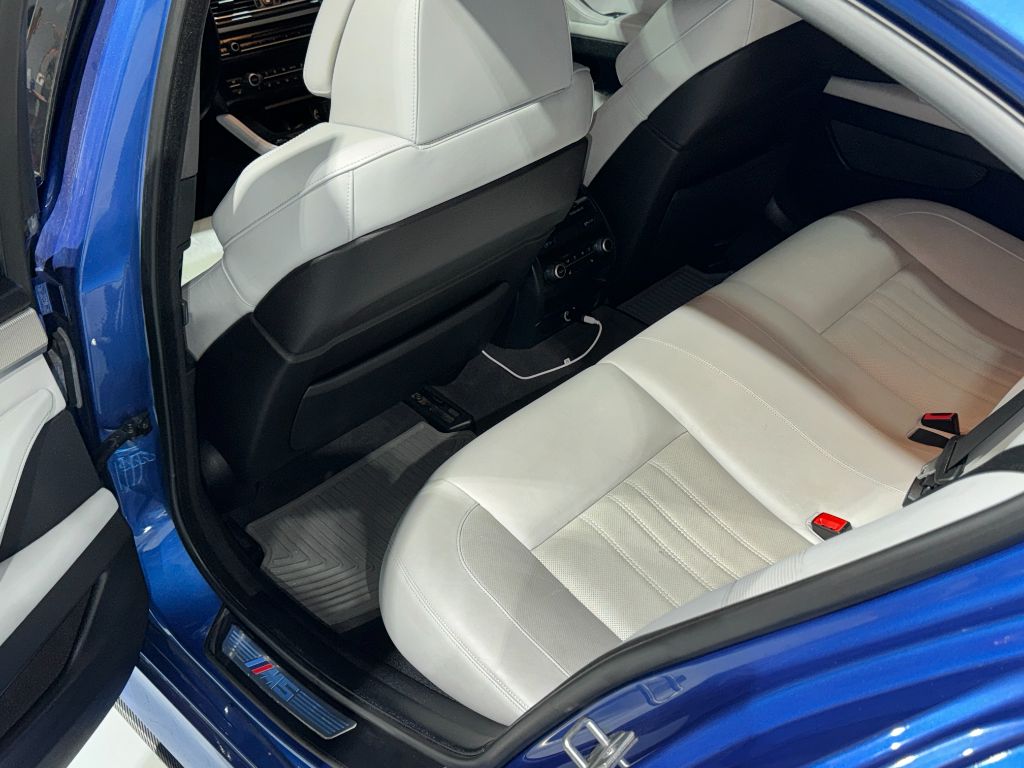 2013 BMW M5 photo