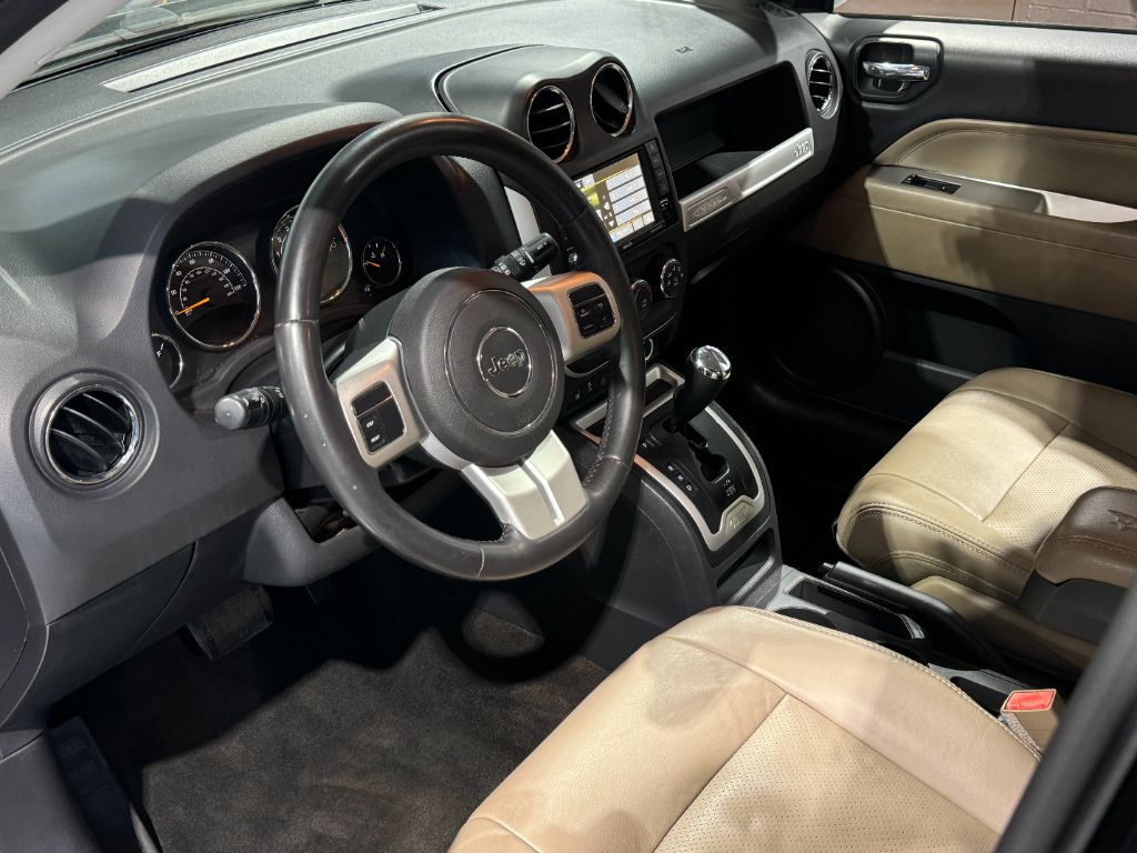 2015 Jeep Compass Latitude photo