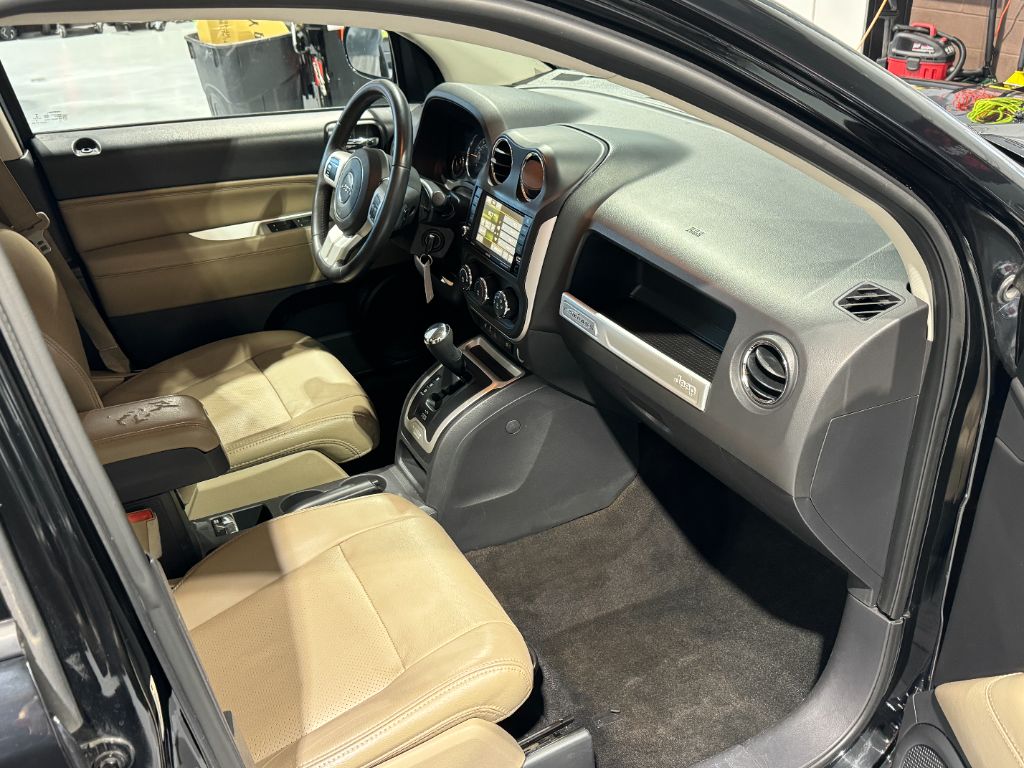 2015 Jeep Compass Latitude photo