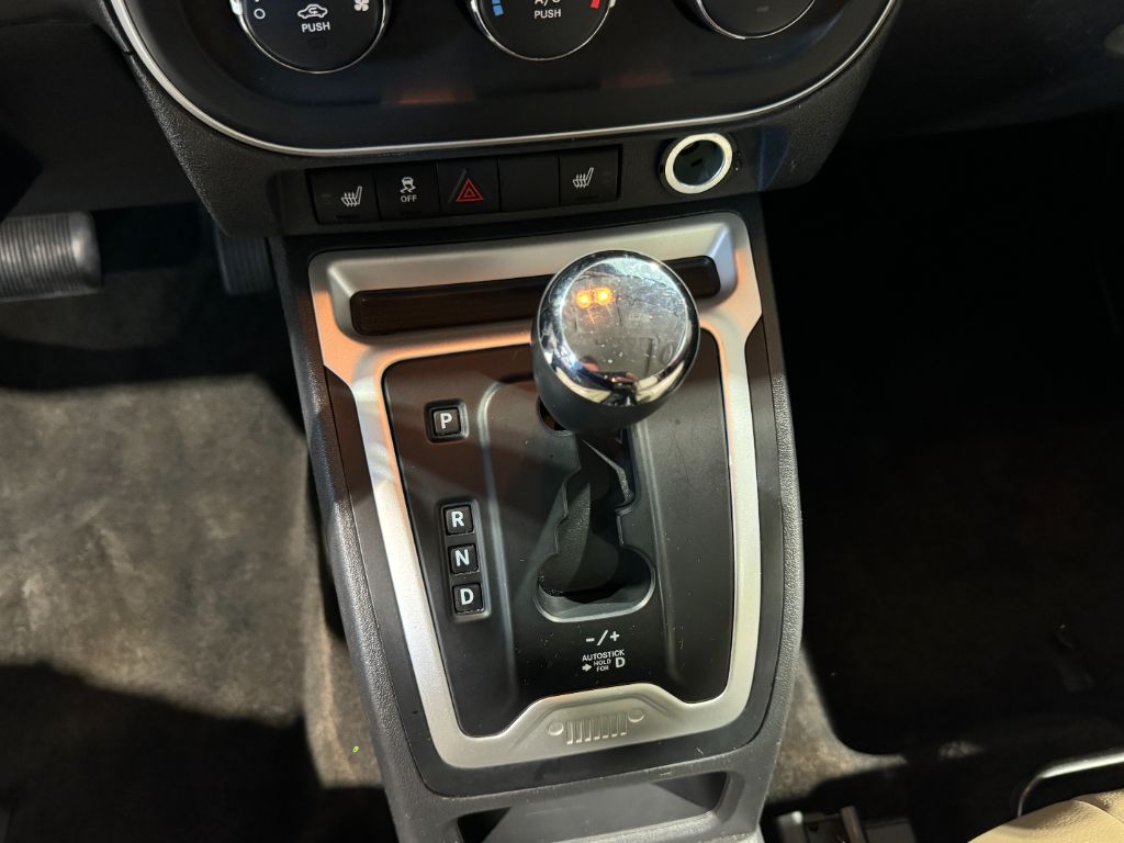 2015 Jeep Compass Latitude photo