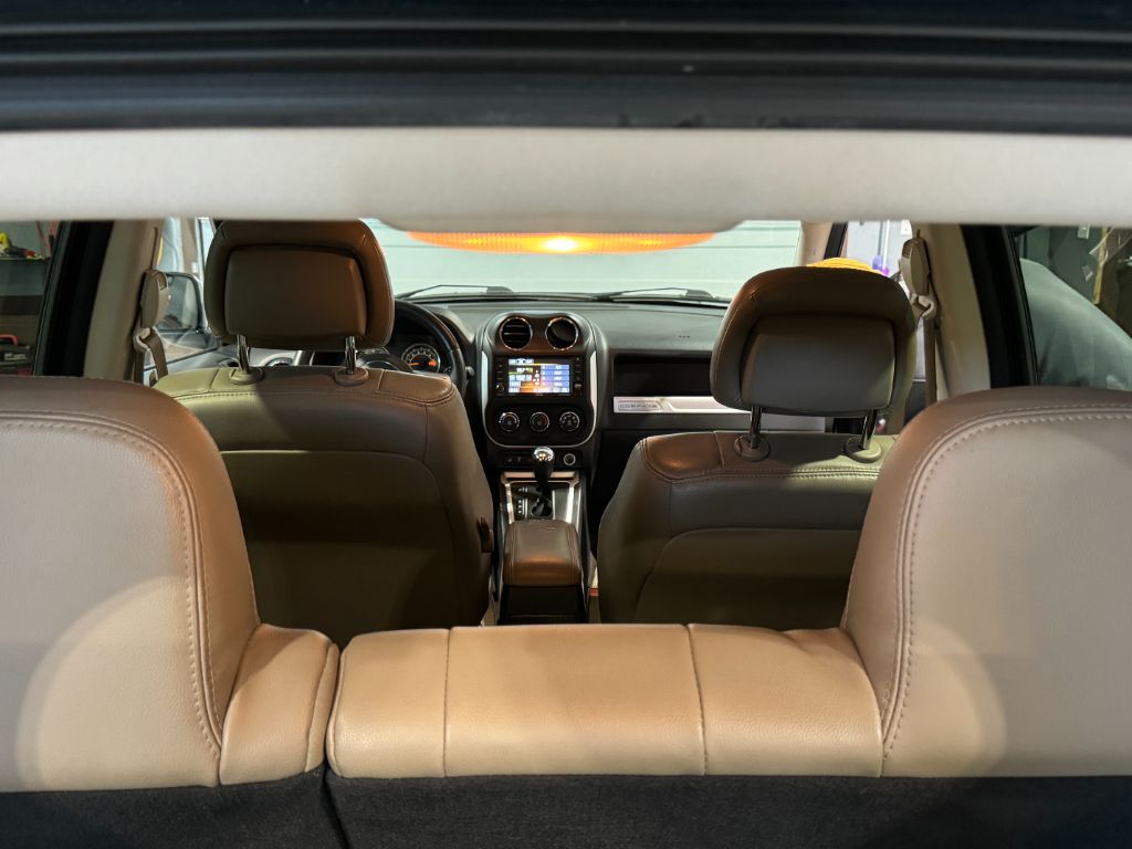 2015 Jeep Compass Latitude photo