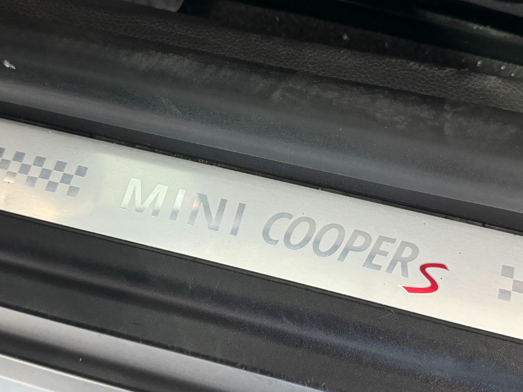 2010 MINI Cooper S photo