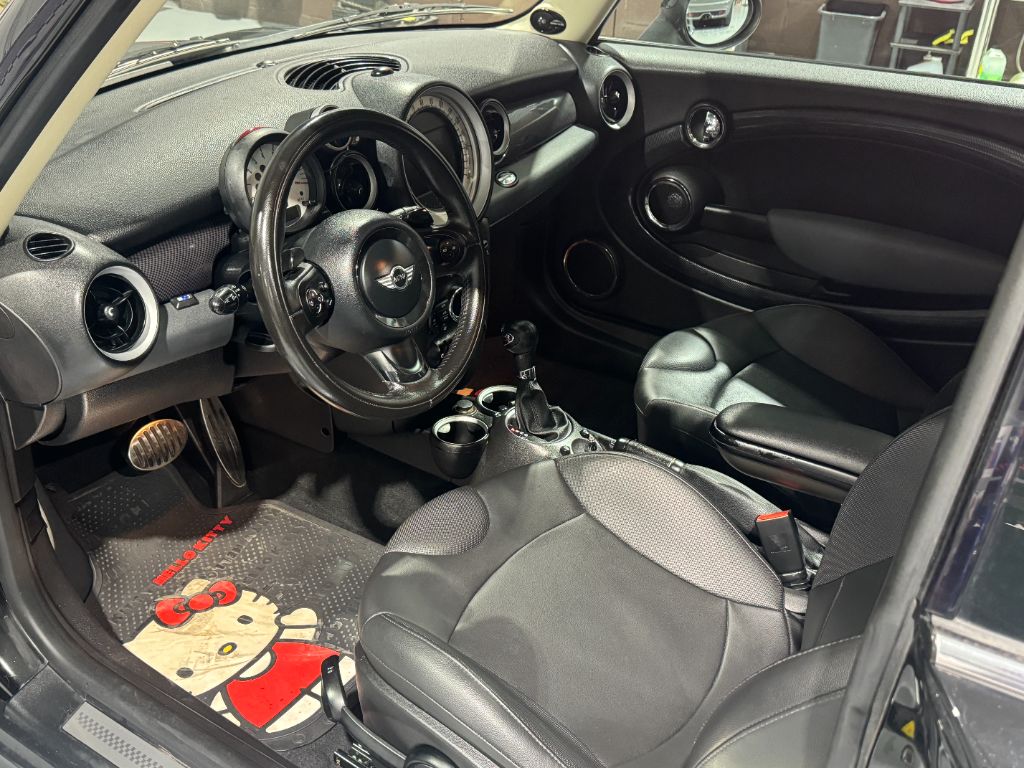 2011 MINI Cooper S photo