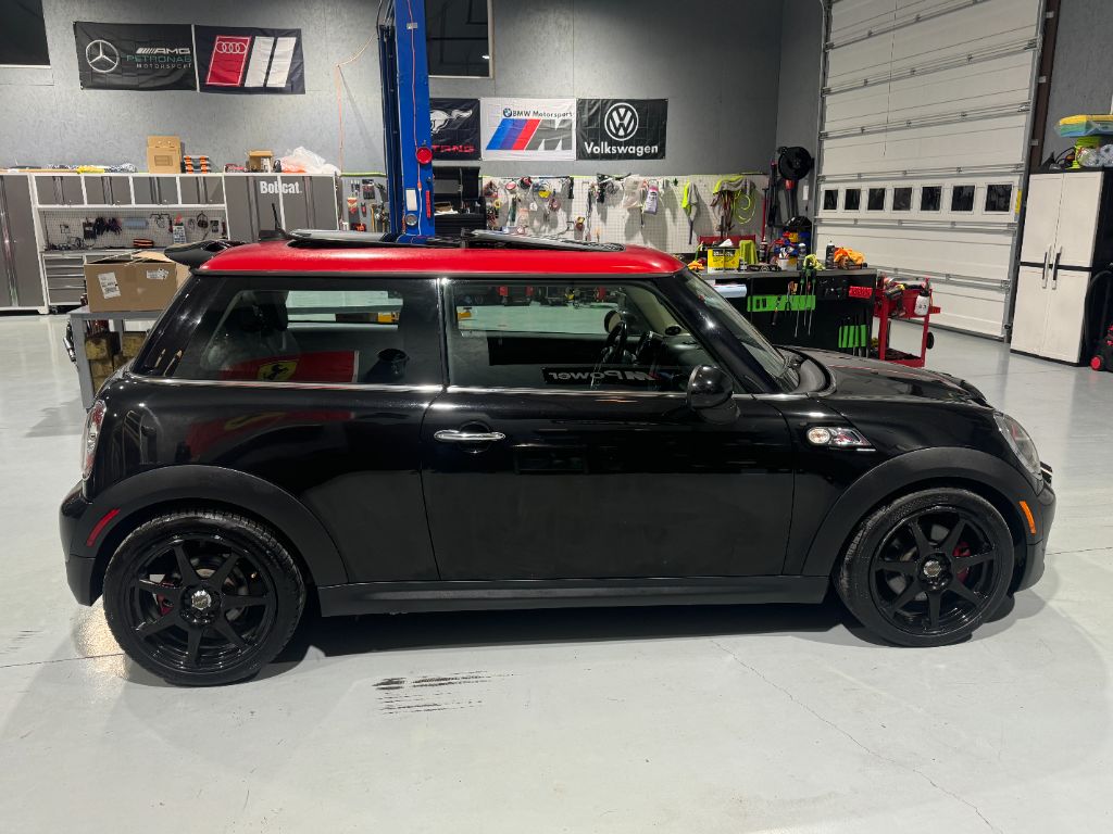 2011 MINI Cooper S photo