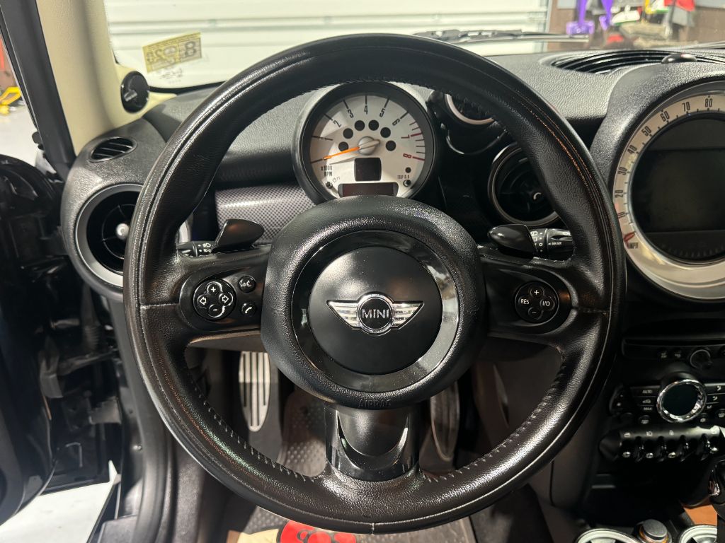 2011 MINI Cooper S photo