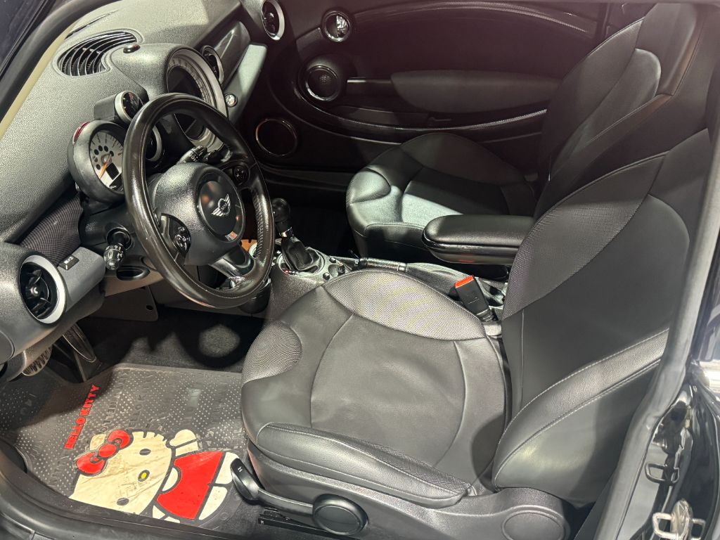 2011 MINI Cooper S photo