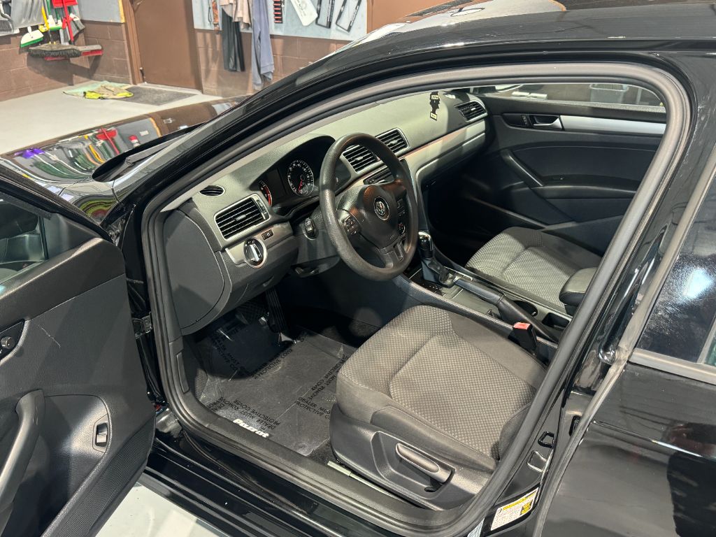2014 Volkswagen Passat Wolfsburg photo