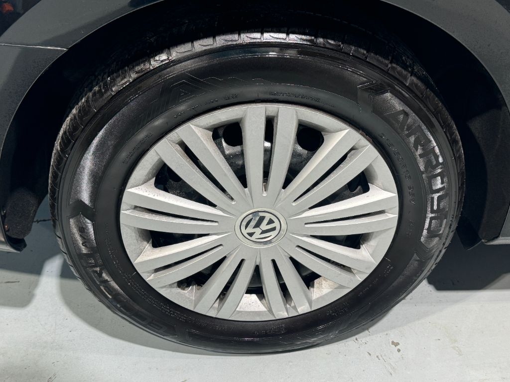 2014 Volkswagen Passat Wolfsburg photo