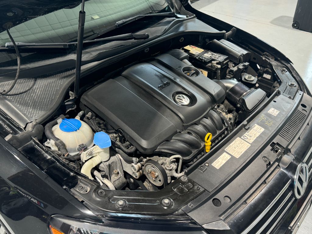 2014 Volkswagen Passat Wolfsburg photo