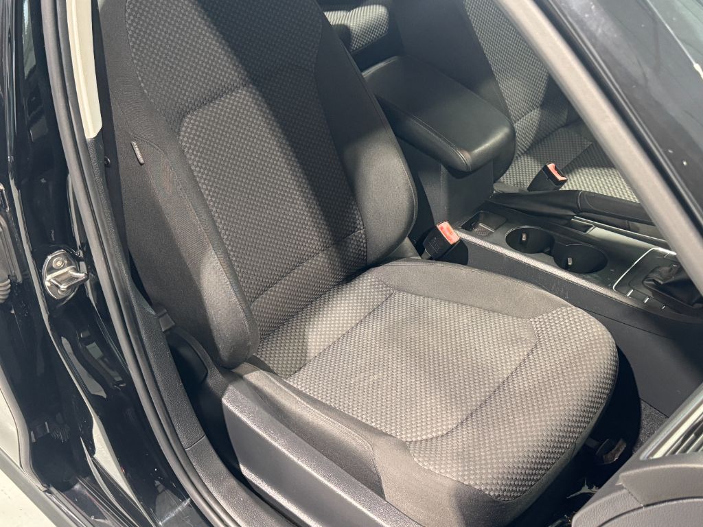 2014 Volkswagen Passat Wolfsburg photo