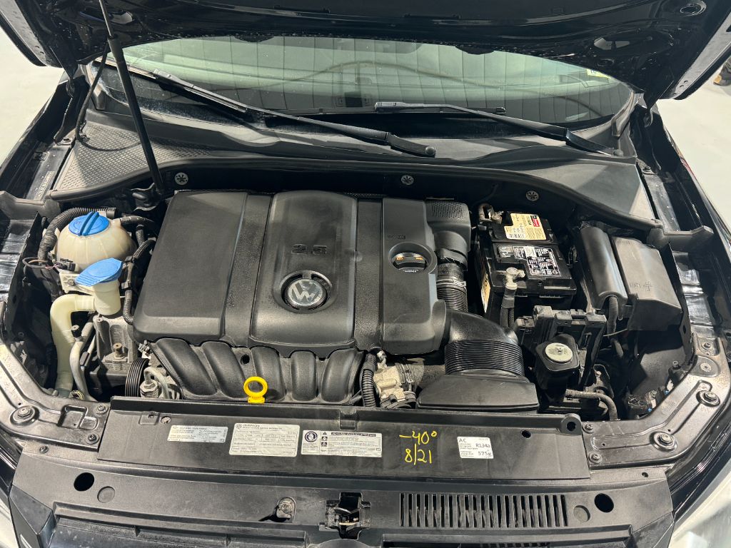 2014 Volkswagen Passat Wolfsburg photo