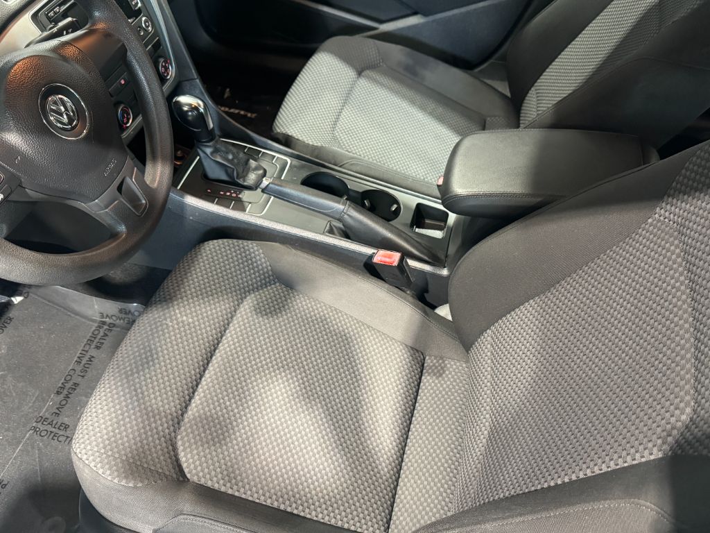 2014 Volkswagen Passat Wolfsburg photo