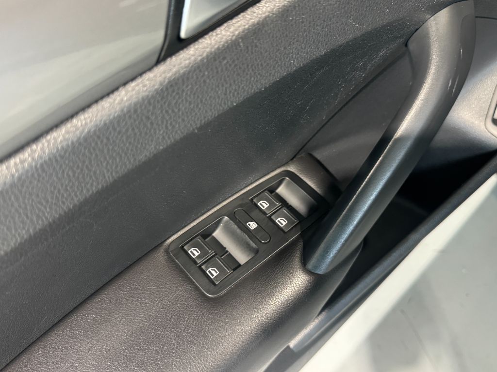 2014 Volkswagen Passat Wolfsburg photo