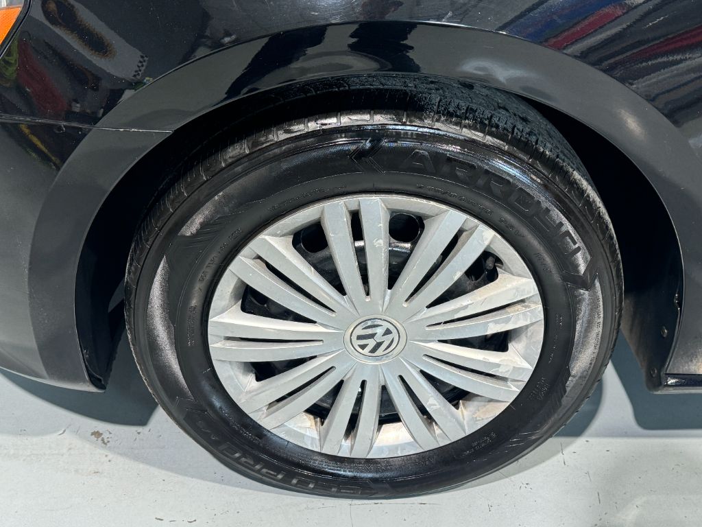 2014 Volkswagen Passat Wolfsburg photo