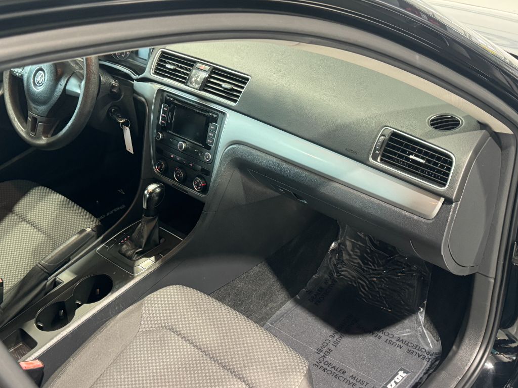 2014 Volkswagen Passat Wolfsburg photo
